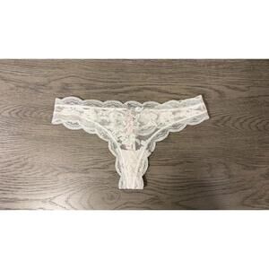 Victoria's Secret Dream Angels Thing White Silver Scalloped Size Medium